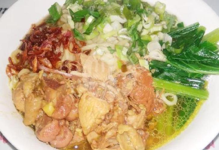 Mie Ayam Edi: Rahasia Rasa yang Menggoda di Jantung Cilacap